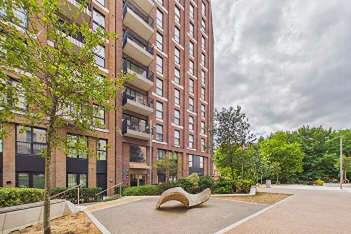 1 Bedroom Flat To Rent In Carraway Street, Reading, Berkshire, RG1