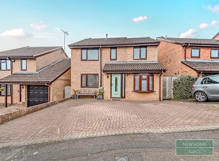 4 Bedroom Detached House For Sale In Chervil Close, Swindon, SN2