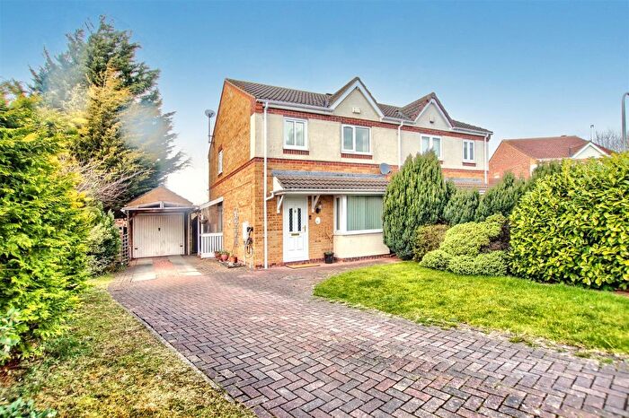 3 Bedroom Semi-detached House For Sale In Mastiles Close, Ingleby Barwick, TS17