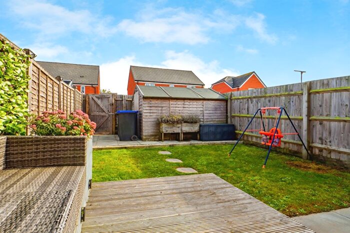 3 Bedroom Semi-Detached House For Sale In Corminster Avenue, Aylesham, Canterbury, CT3