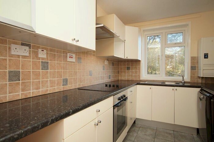 2 Bedroom Maisonette To Rent In Henderson Way, Horsham, RH12