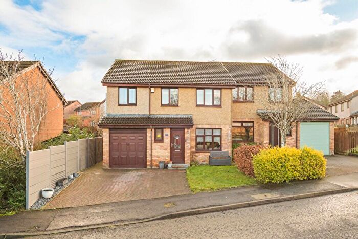 4 Bedroom Semi Detached House For Sale In Braeside Park, Mid Calder, EH53