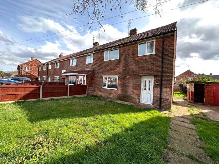 3 Bedroom End Of Terrace House To Rent In Pipering Lane, Scawthorpe, Doncaster, DN5