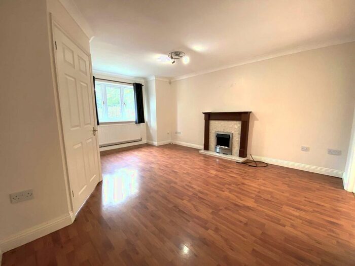 3 Bedroom Detached House To Rent In The Hampshires, Harrietsham, ME17