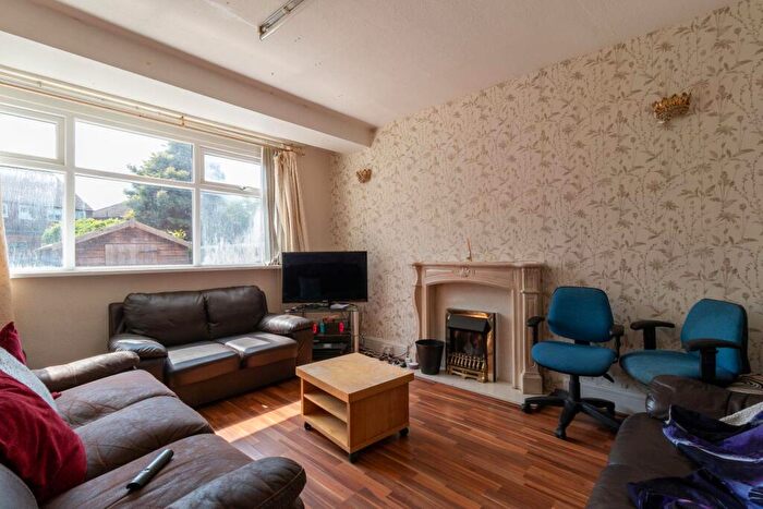 4 Bedroom House To Rent In Eden Drive, Burley, Leeds, LS4