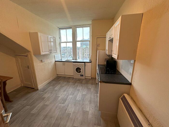 2 Bedroom Flat To Rent In Commercial Street, Dundee, DD1
