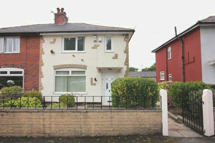 3 Bedroom Semi-Detached House To Rent In Ringwood Avenue, Radcliffe, Manchester, M26