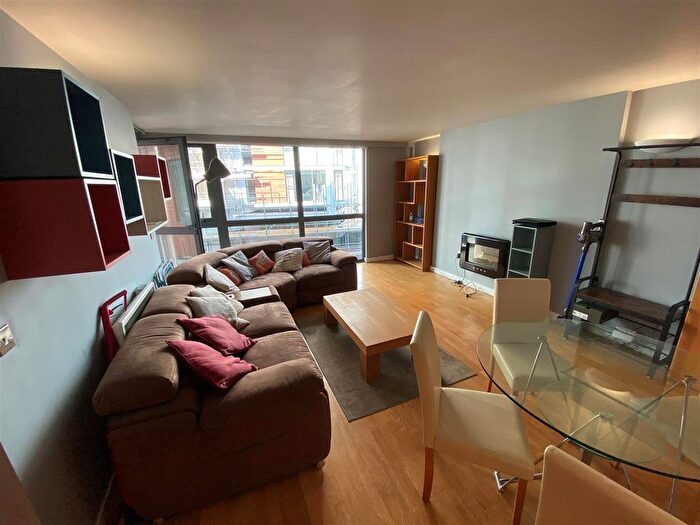 2 Bedroom Flat To Rent In The Danube, City Road East, Manchester, M15