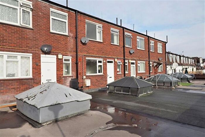 3 Bedroom Apartment To Rent In High Road, Loughton, IG10