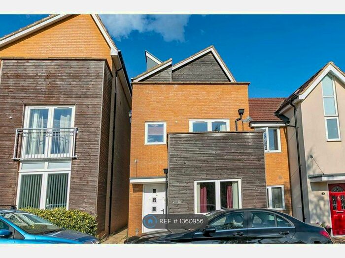 3 Bedroom Semi-Detached House To Rent In Wannamaker Gardens, Milton Keynes, MK4