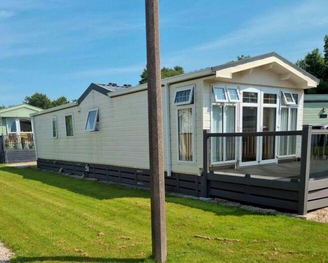 2 Bedroom Mobile/park Home For Sale In Meadow View Leisure Park, Intack Farm, Nether Kellet, LA6