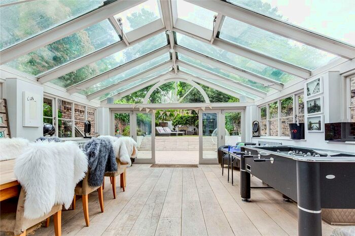 5 Bedroom Semi-Detached House To Rent In The Chase, London, SW4