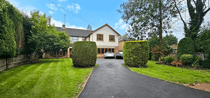 5 Bedroom Detached House For Sale In Chorleywood Road, Loudwater, Rickmansworth, WD3