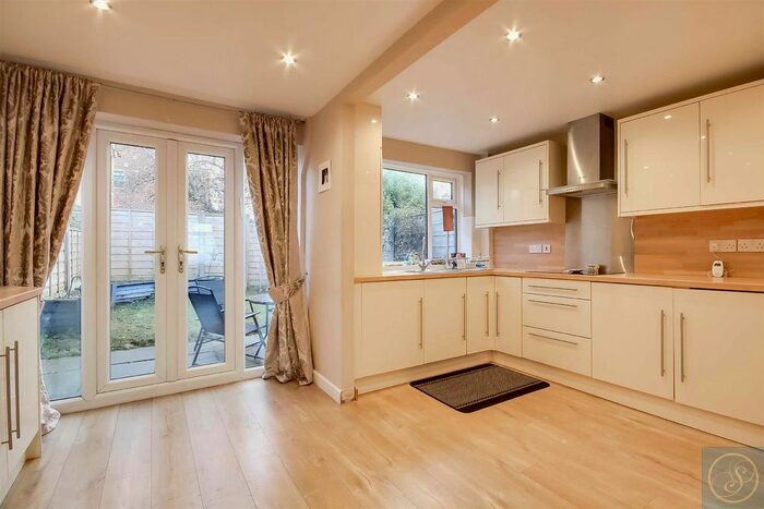 3 Bedroom Town House To Rent In Primley Park Drive, Alwoodley, Leeds, LS17