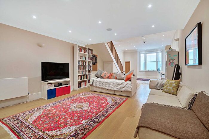 4 Bedroom Terraced House To Rent In Kenyon Street, Bishop's Park, London, SW6