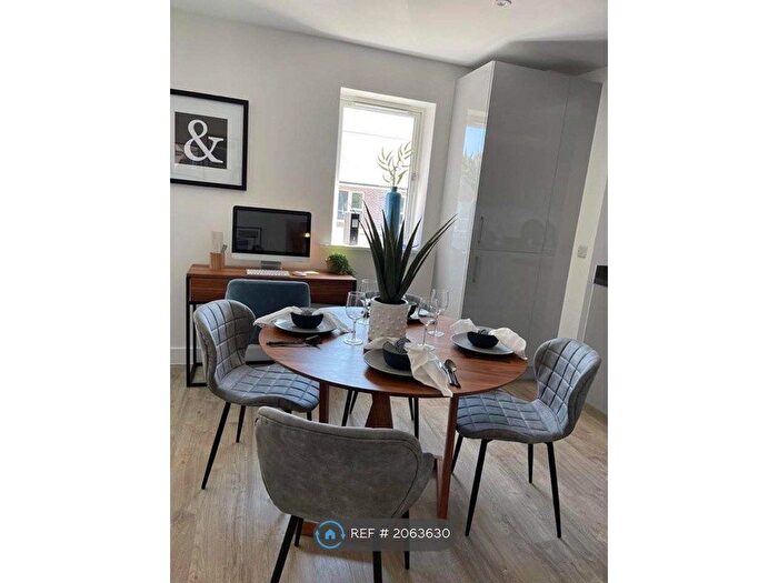 2 Bedroom Flat To Rent In Anna Sewell Way, Chichester, PO19