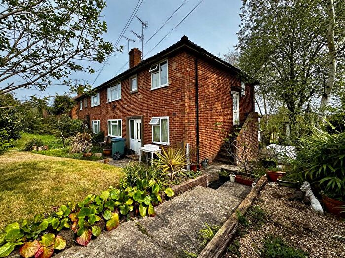 2 Bedroom Flat To Rent In Jarvis Road, Arundel, BN18