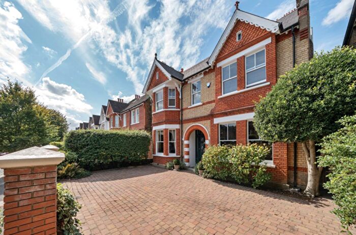 5 Bedroom Detached House For Sale In St Leonards Road, Ealing, W13
