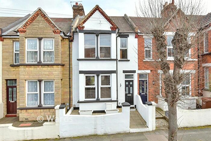 4 Bedroom Terraced House For Sale In Rock Avenue, Gillingham, Kent, ME7