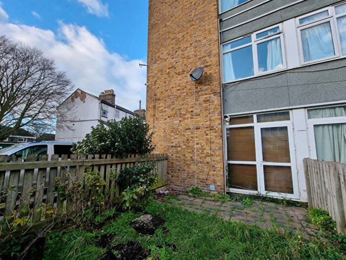 3 Bedroom House To Rent In Cranworth Gardens, Norwich, NR1