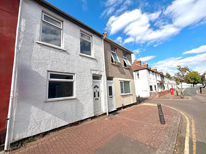 2 Bedroom Terraced House For Sale In North Street, Old Town, Swindon, SN1