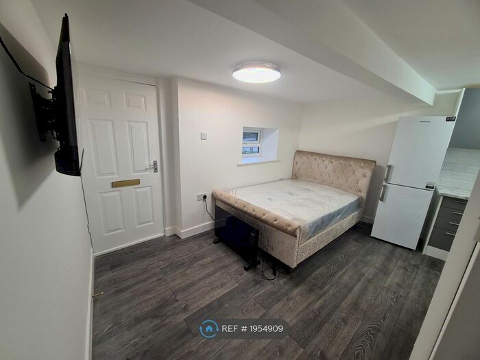 Studio To Rent In Addington Road, South Croydon, CR2