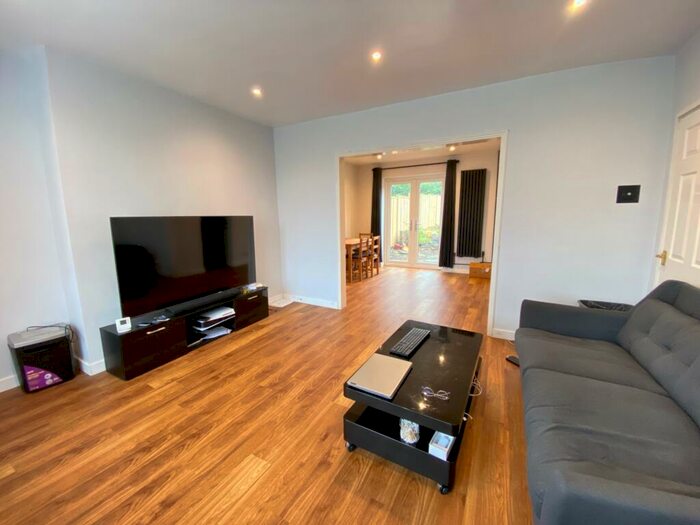 4 Bedroom House To Rent In Peascroft Road, Hemel Hempstead, HP3