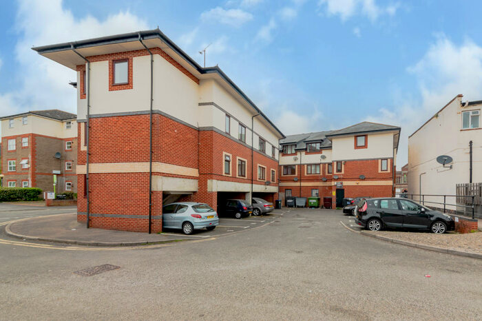 1 Bedroom Apartment To Rent In Granby Court, Reading, RG1