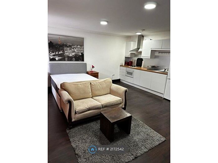 Studio To Rent In Paisley Road West, Glasgow, G51