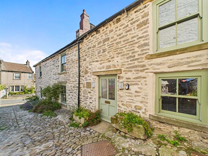 3 Bedroom House For Sale In Castle Hill Cottage, Middleham, DL8