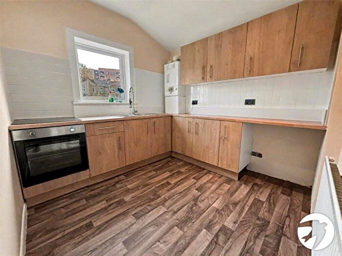 1 Bedroom Flat To Rent In Riverdale Road, Erith, DA8