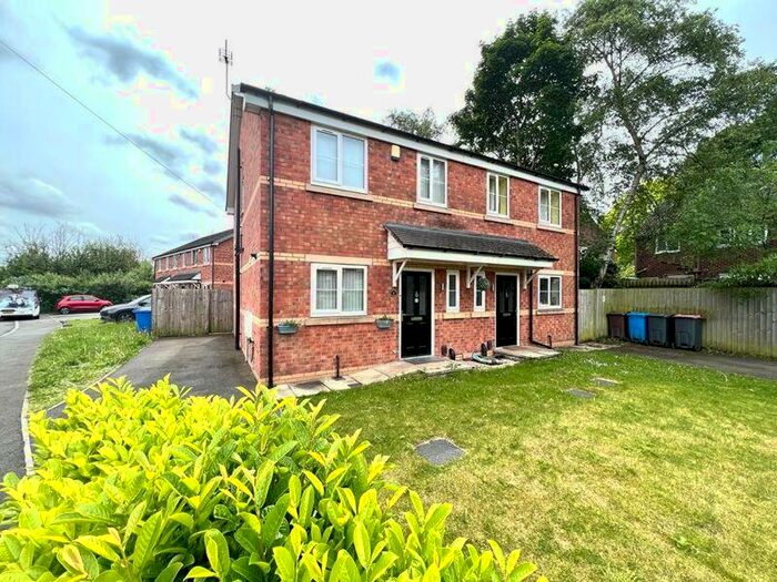 3 Bedroom Semi-Detached House To Rent In Ivory Close, Manchester, M30