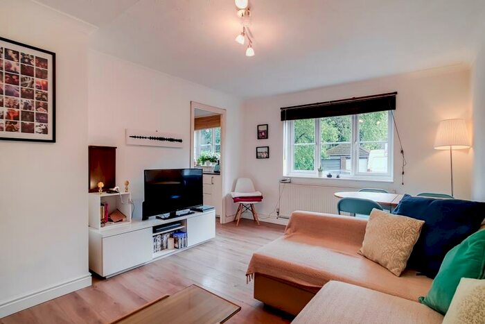 1 Bedroom Apartment To Rent In Oliver Gardens Beckton, E6