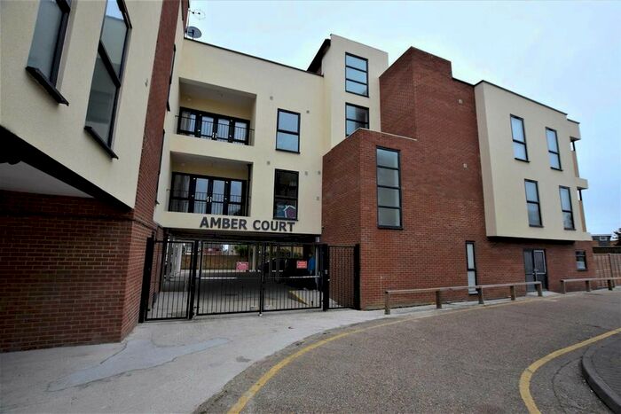 1 Bedroom Flat To Rent In Amber Court, St Johns Way, Corringham SS17