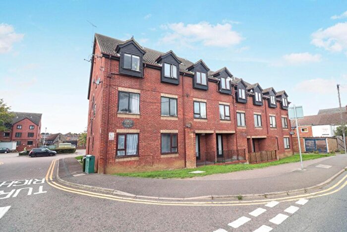 1 Bedroom Apartment For Sale In Hadleigh House, Rectory Road, Rushden, NN10