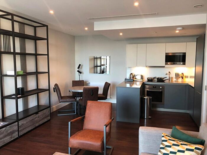 1 Bedroom Flat To Rent In Maine Tower, Poplar, E14