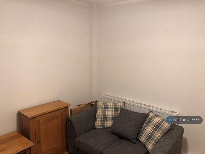 1 Bedroom Flat To Rent In Whitstable Road, Canterbury, CT2
