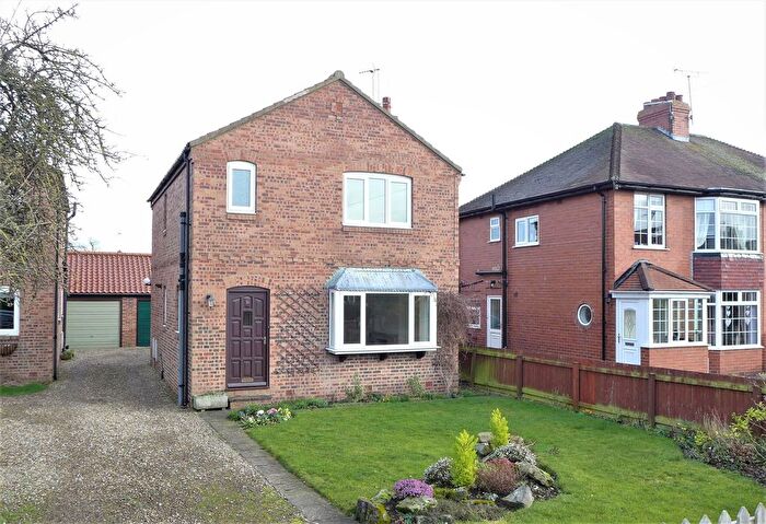 3 Bedroom Detached House To Rent In Bishopton Lane, Ripon, HG4