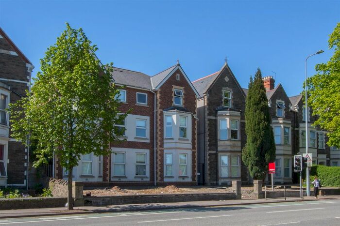 2 Bedroom Flat To Rent In George Court, Roath, CF24