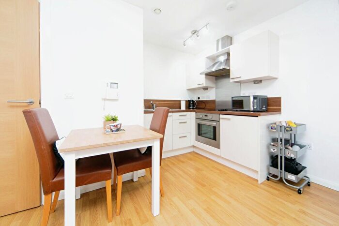 1 Bedroom Flat For Sale In Mann Island, Liverpool, Merseyside, L3