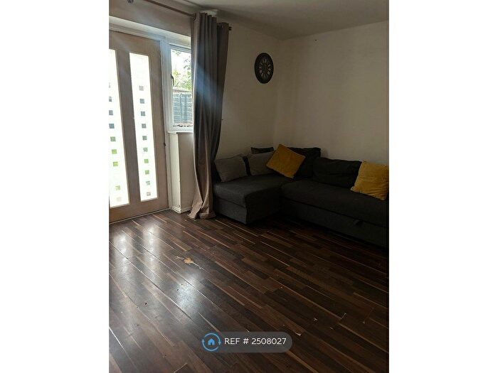 2 Bedroom End Of Terrace House To Rent In Ambridge Grove, Peartree Bridge, Milton Keynes, MK6