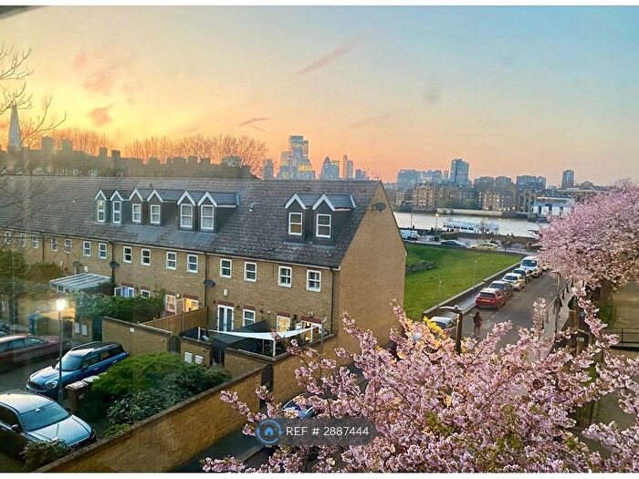 2 Bedroom Flat To Rent In Paradise Street, London, United Kingdom, SE16