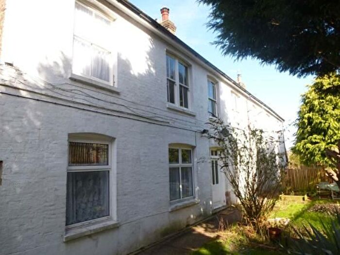 2 Bedroom Flat To Rent In St. Georges Road, Hastings, TN34