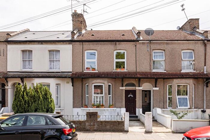 3 Bedroom Flat For Sale In Chobham Road, Stratford, E15