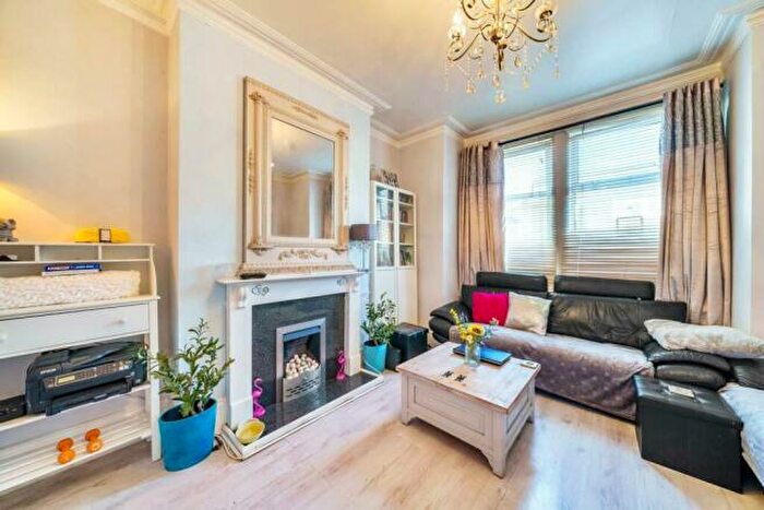 1 Bedroom Flat For Sale In Gloucester Road, Croydon, CR0