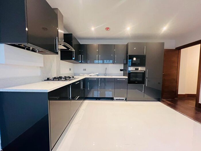 2 Bedroom Apartment To Rent In Scarbrook Road Croydon, CR0