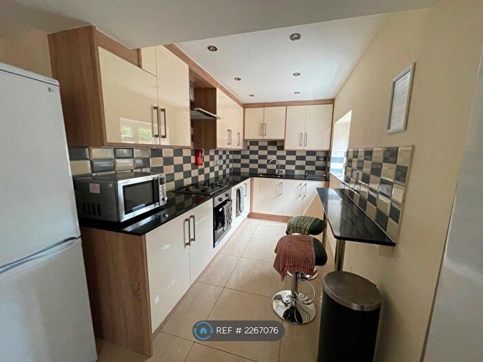 6 Bedroom Terraced House To Rent In De Beauvoir Road, Reading, RG1