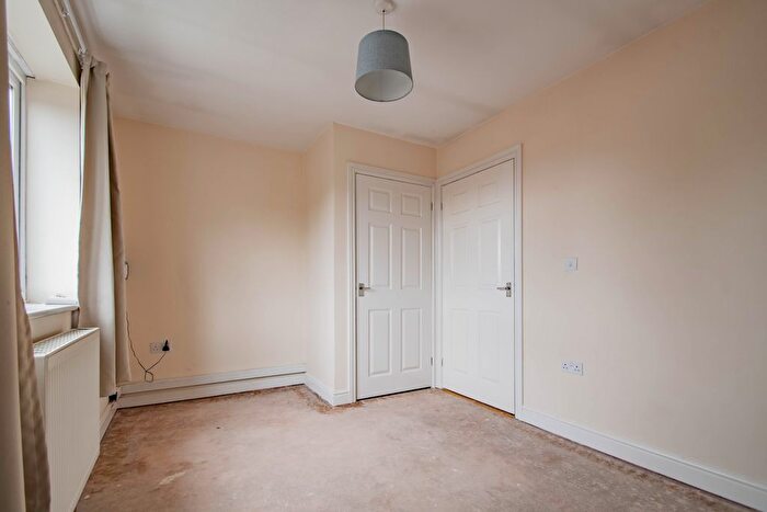 1 Bedroom Flat To Rent In Well Close, Redditch, Worcestershire, B97