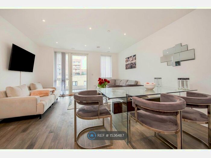 2 Bedroom Flat To Rent In Hanbury Road, Acton, W3