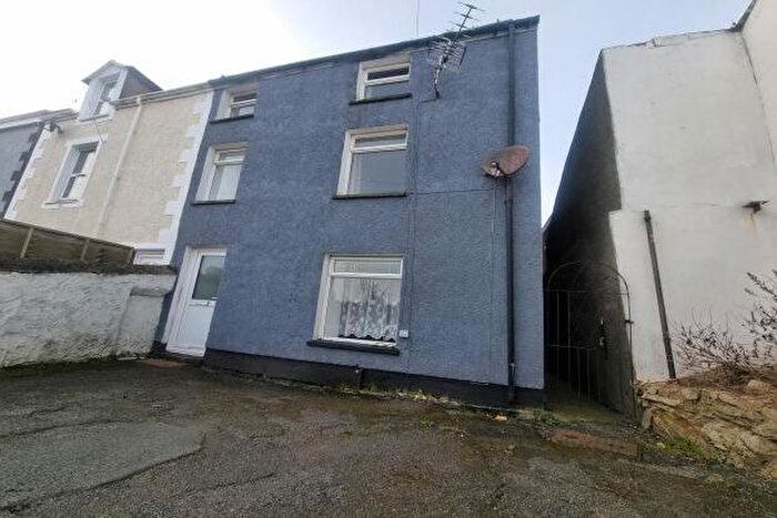4 Bedroom Semi-Detached House To Rent In Bodedern, Holyhead, LL65